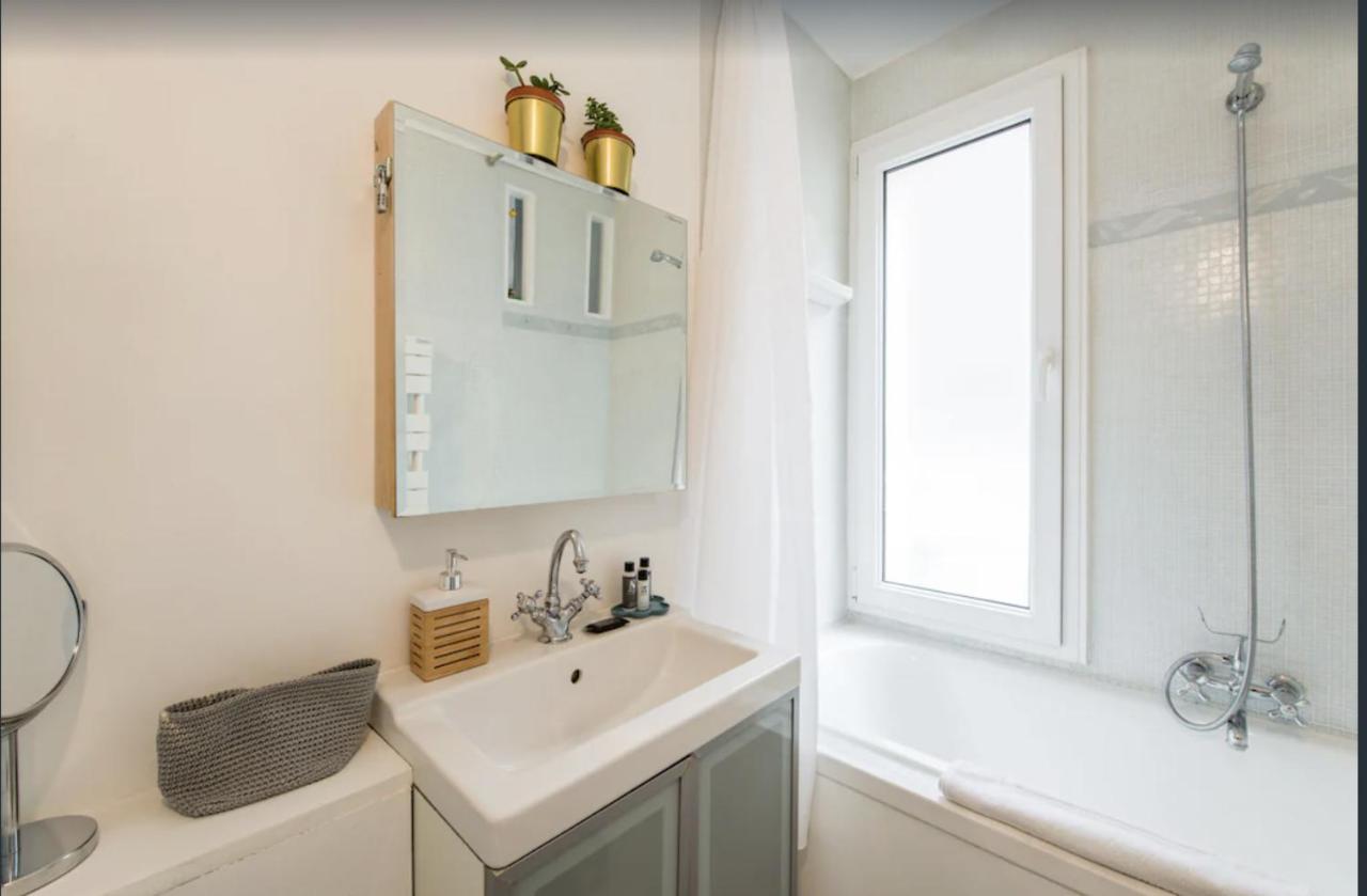 Paris Petit Appartement Lumineux Et Atypique Kültér fotó