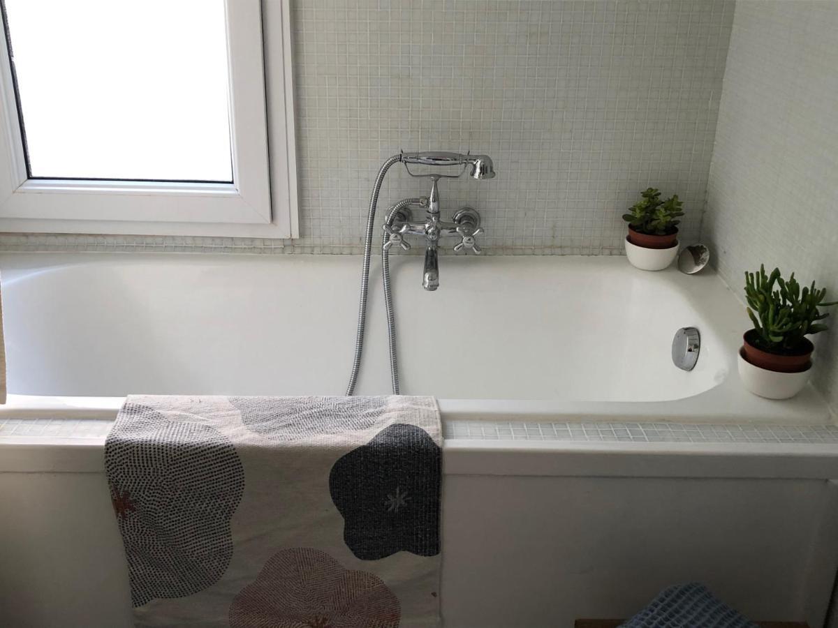 Paris Petit Appartement Lumineux Et Atypique Kültér fotó